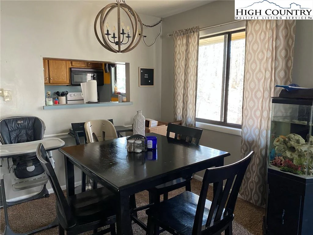 Image number 4 for the current listing