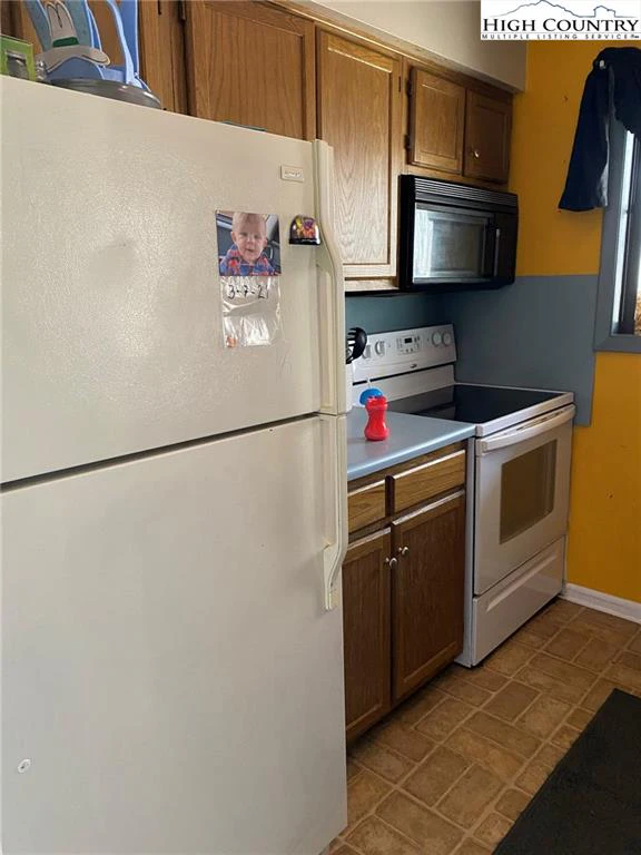 Image number 6 for the current listing