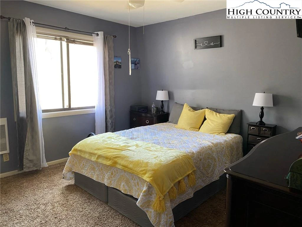 Image number 7 for the current listing