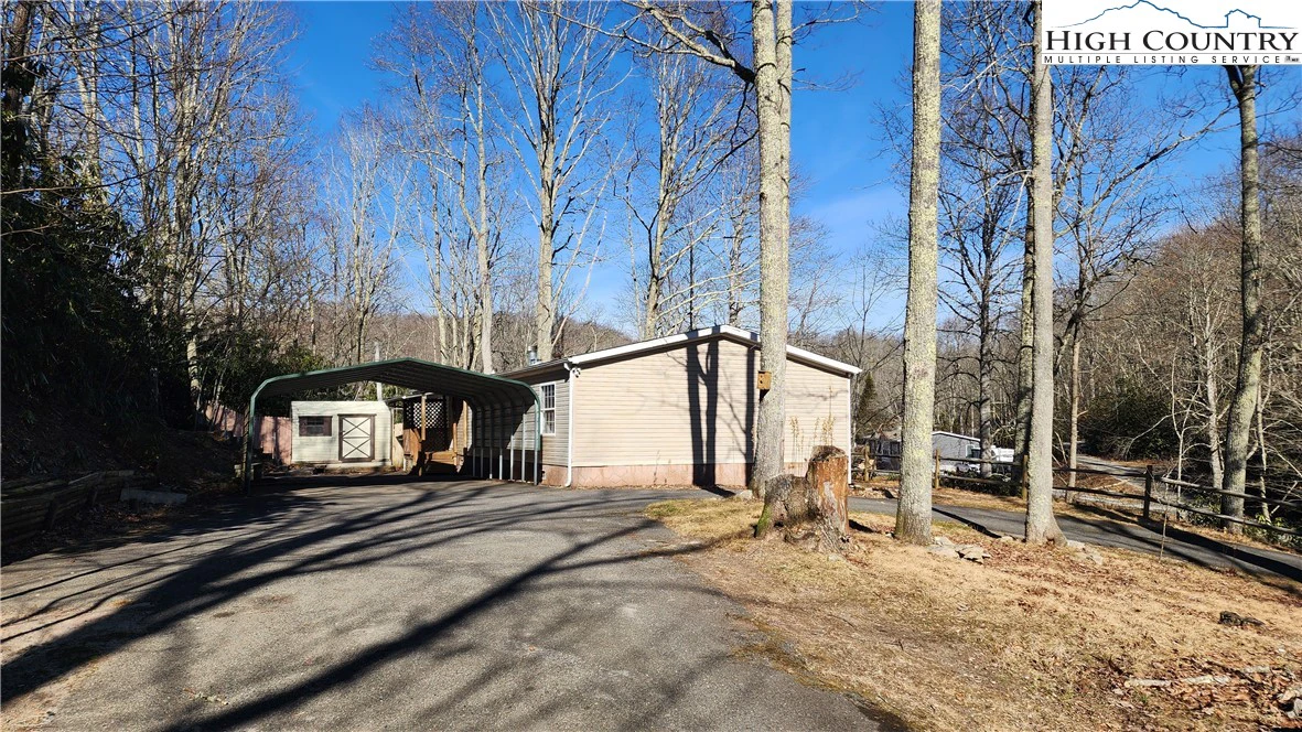 Image number 19 for the current listing