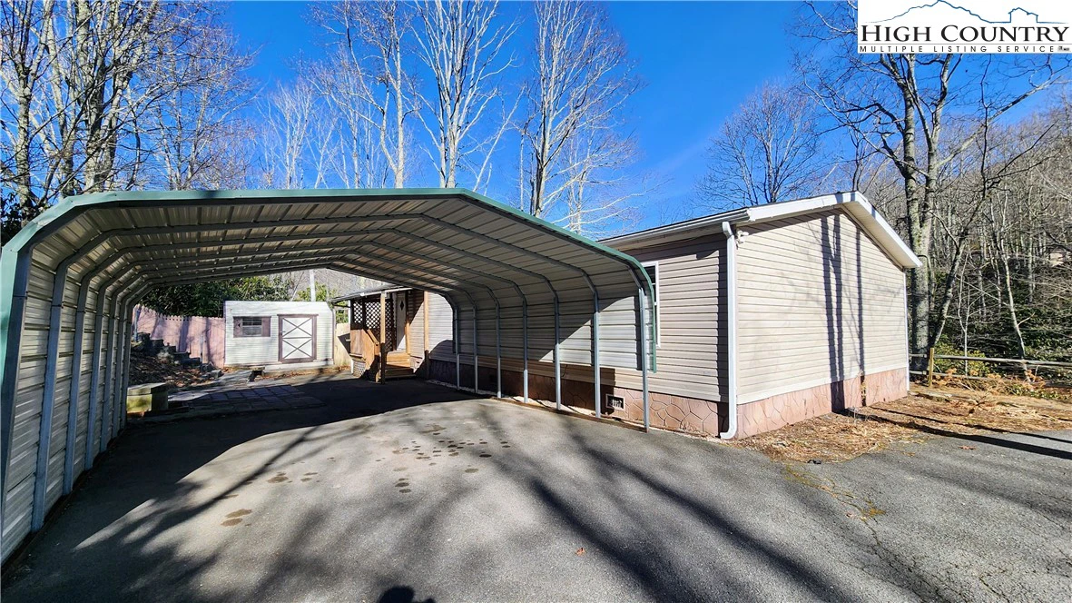 Image number 15 for the current listing