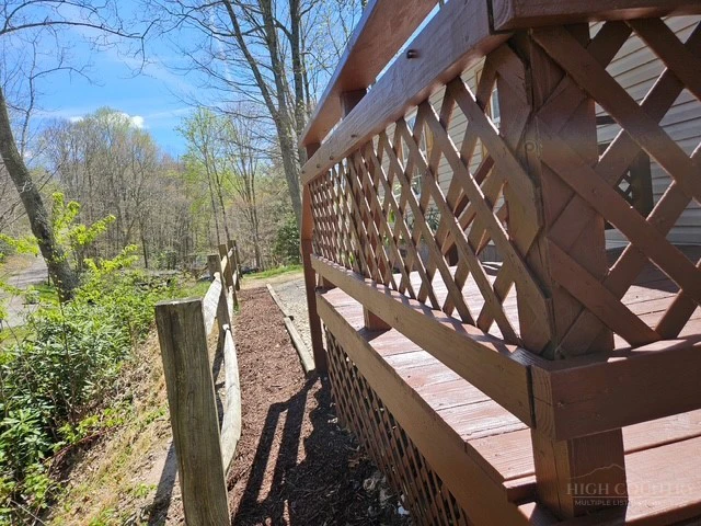 Image number 14 for the current listing