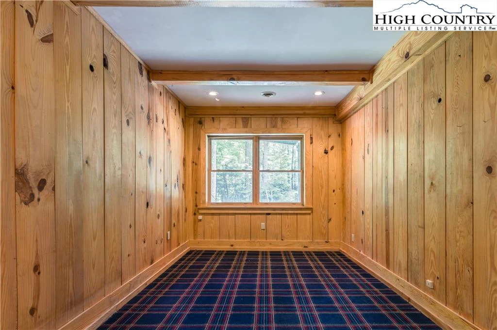 Image number 9 for the current listing
