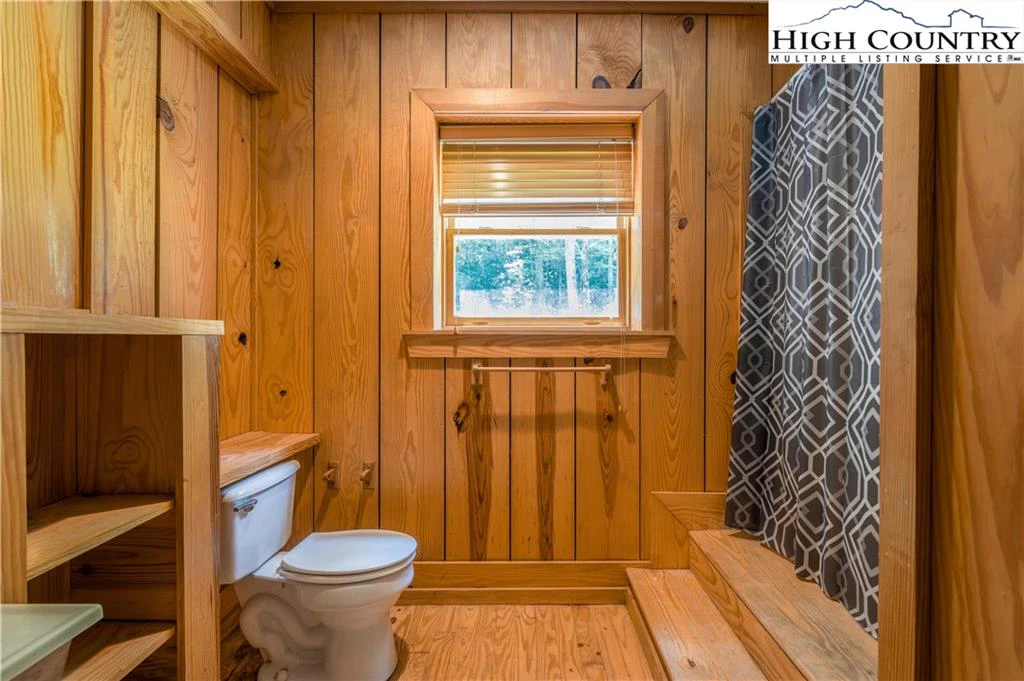 Image number 5 for the current listing