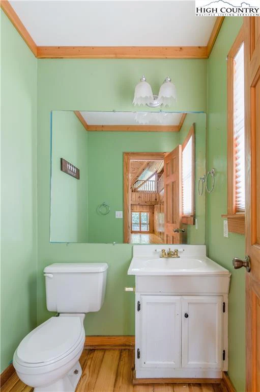 Image number 4 for the current listing
