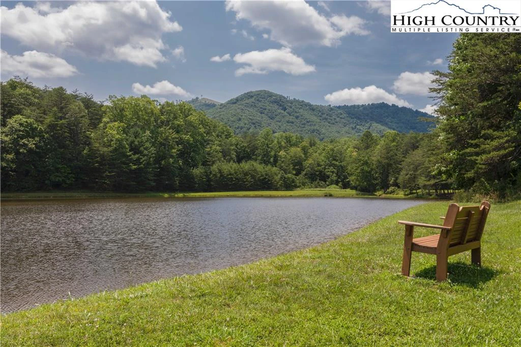 Image number 3 for the current listing