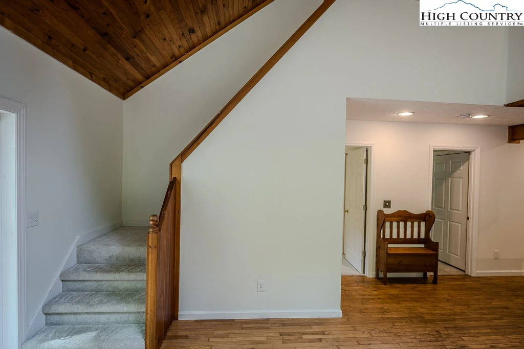 Image number 6 for the current listing