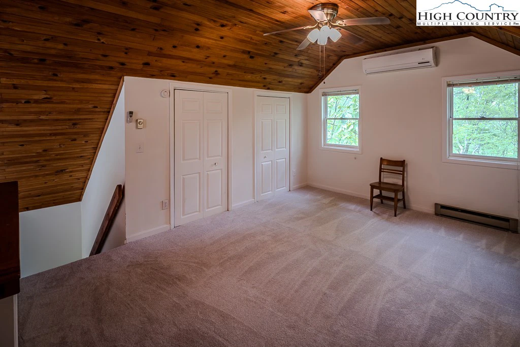 Image number 11 for the current listing