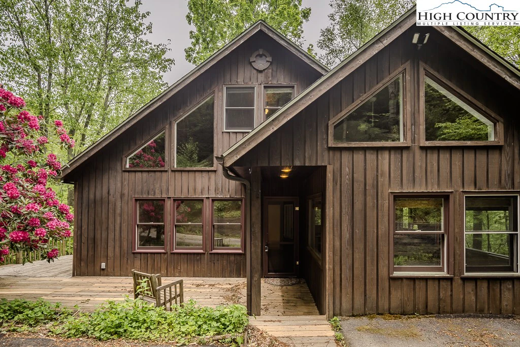 Image number 1 for the current listing