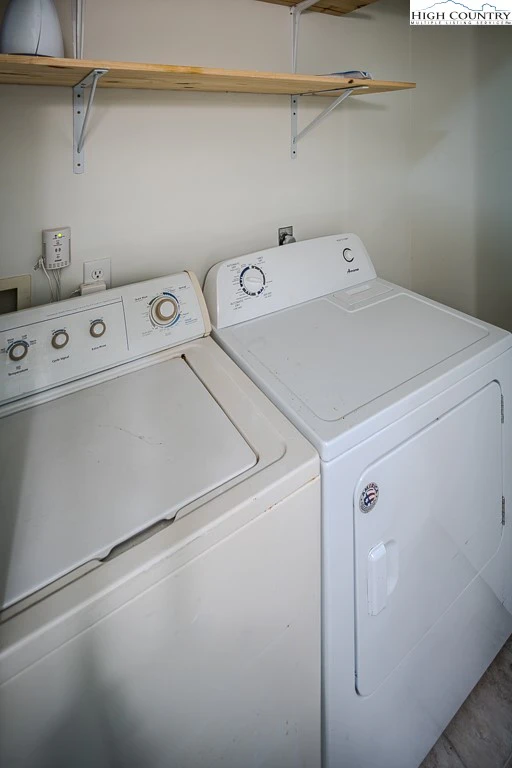 Image number 5 for the current listing