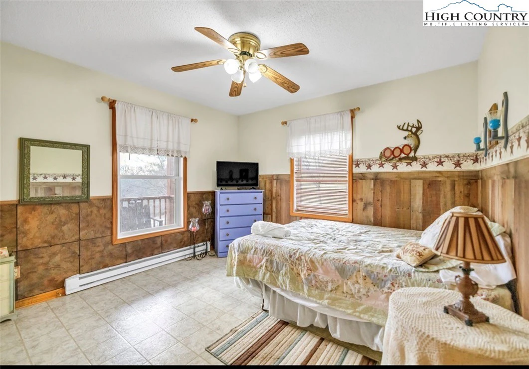 Image number 7 for the current listing
