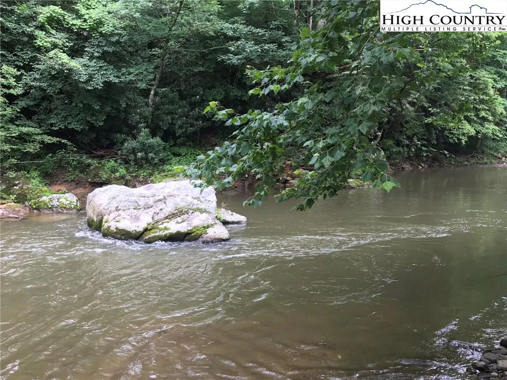Image number 3 for the current listing