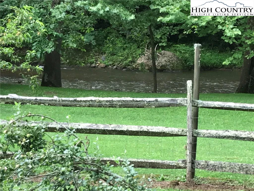 Image number 7 for the current listing
