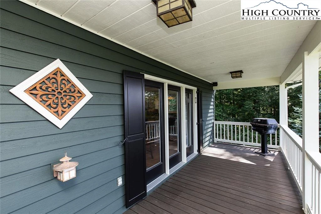Image number 11 for the current listing