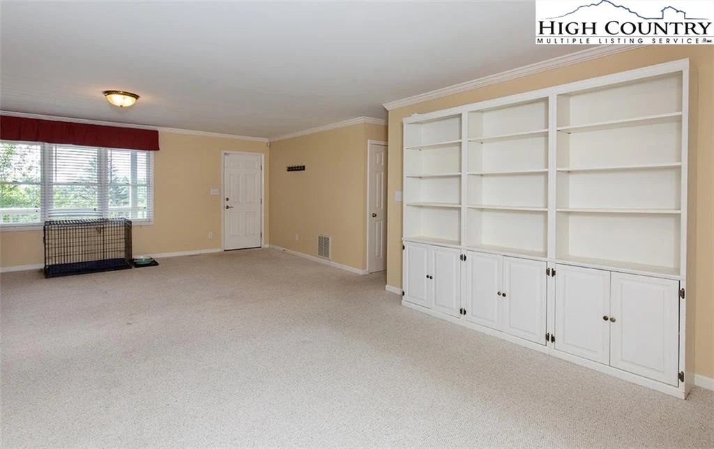 Image number 10 for the current listing