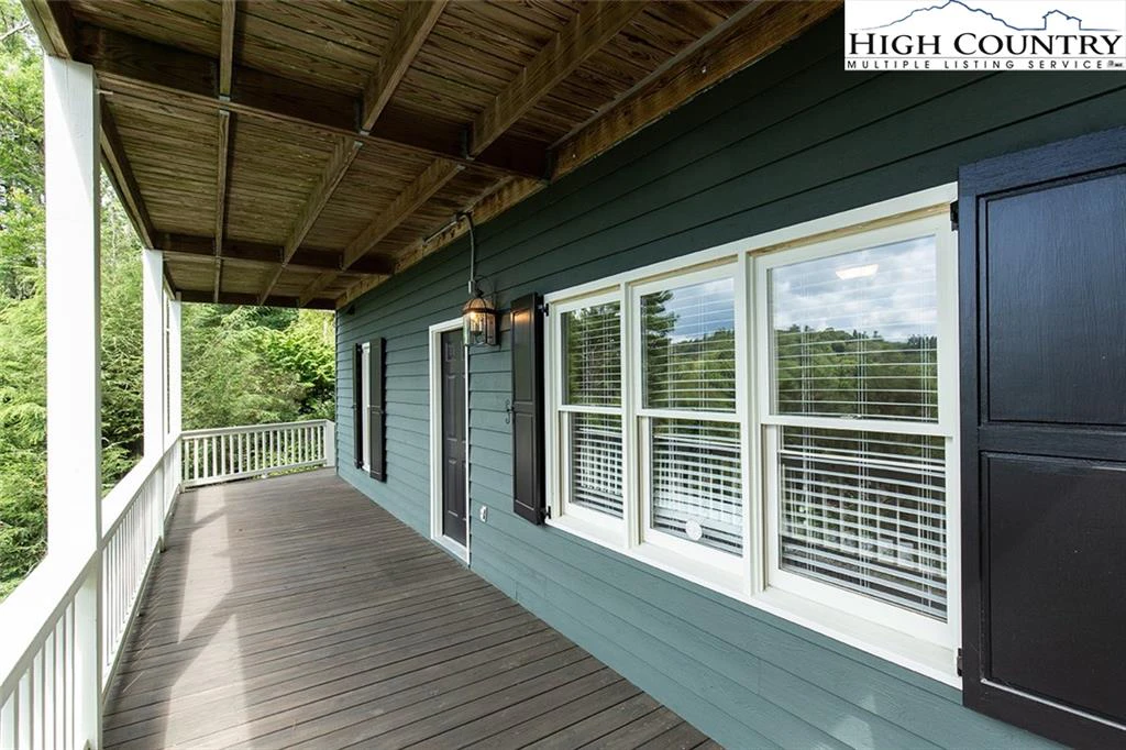 Image number 12 for the current listing