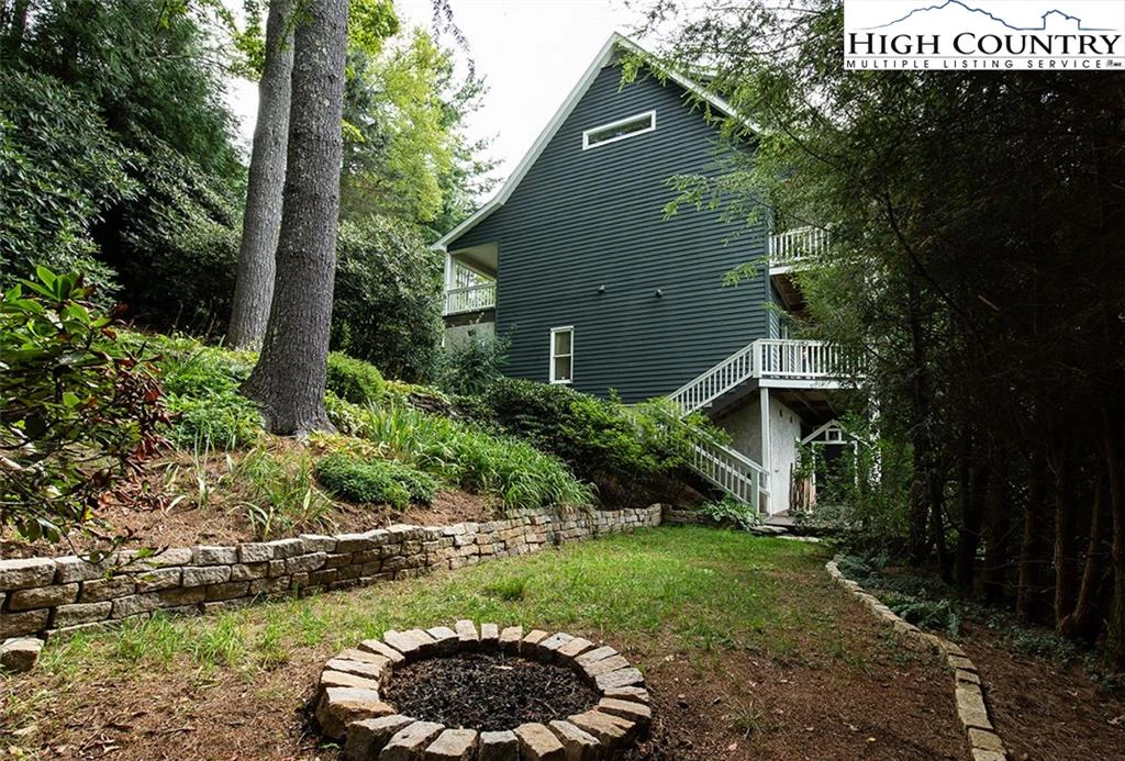 Image number 13 for the current listing