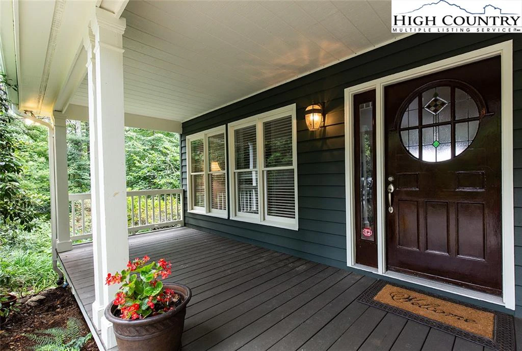 Image number 17 for the current listing
