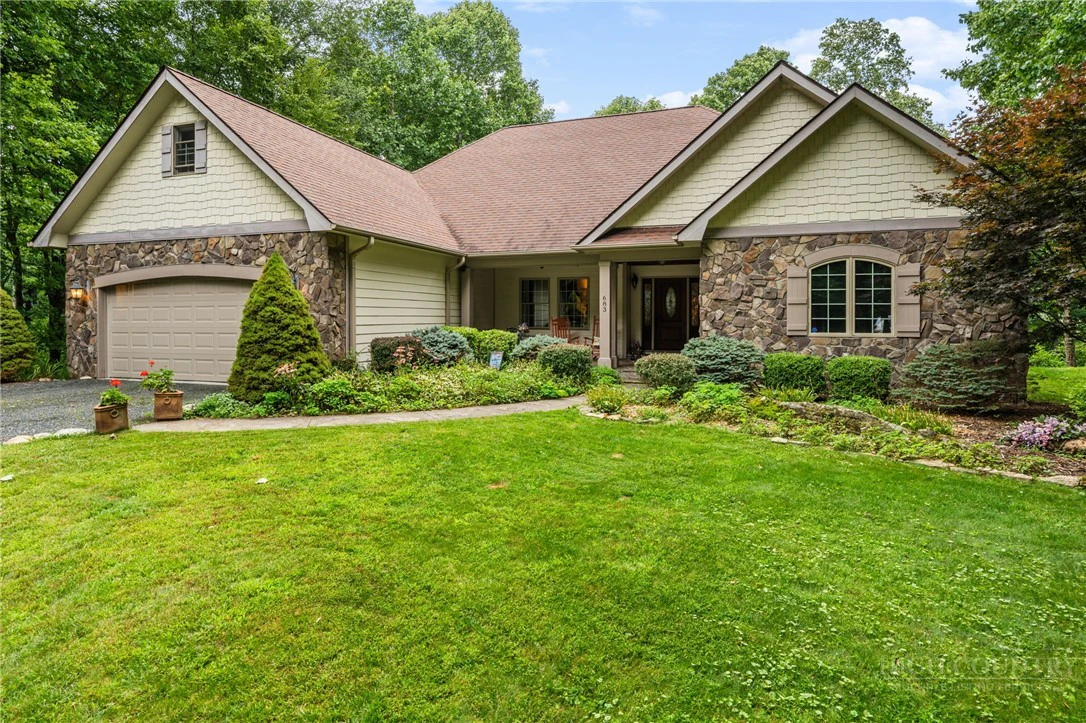 Image number 1 for the current listing
