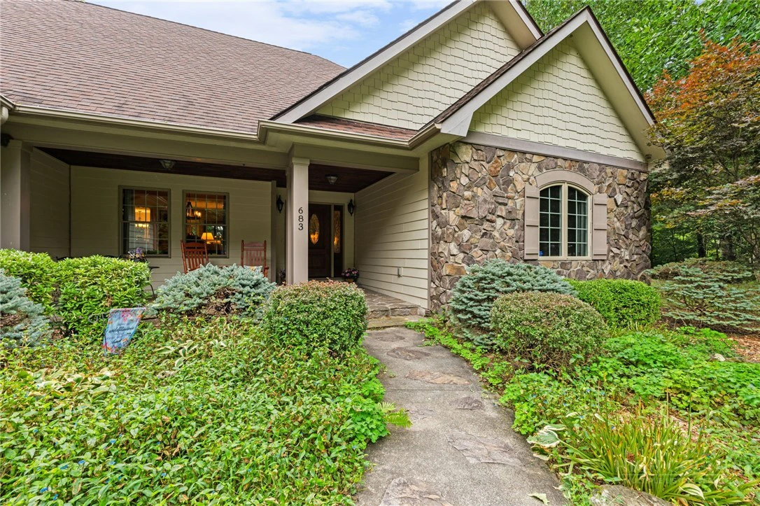 Image number 2 for the current listing
