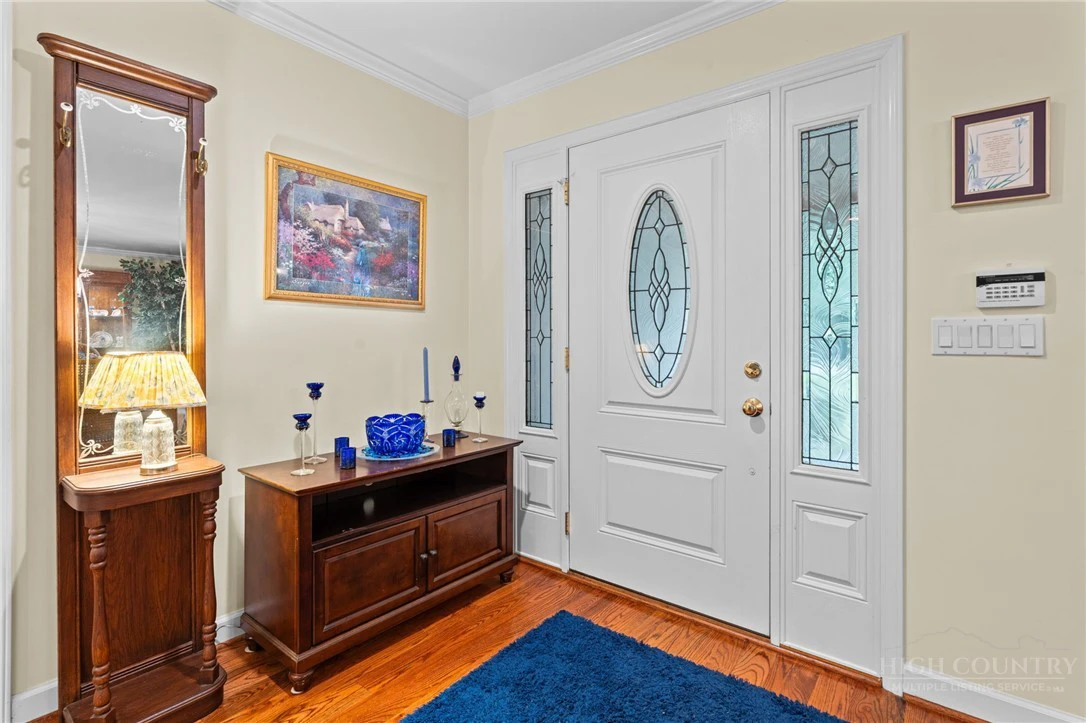 Image number 4 for the current listing