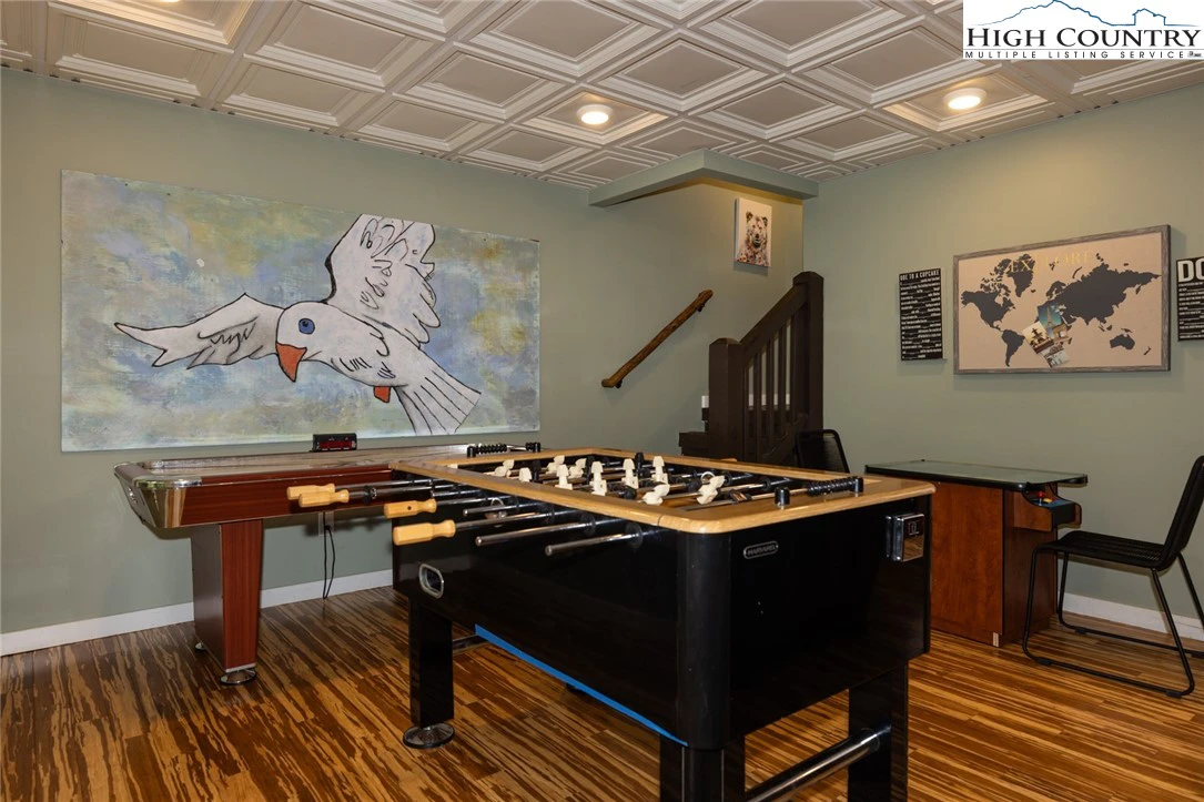 Image number 11 for the current listing