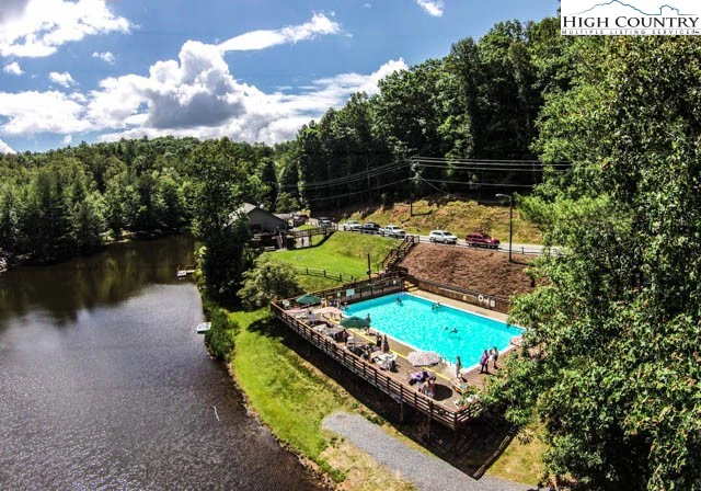 Image number 19 for the current listing