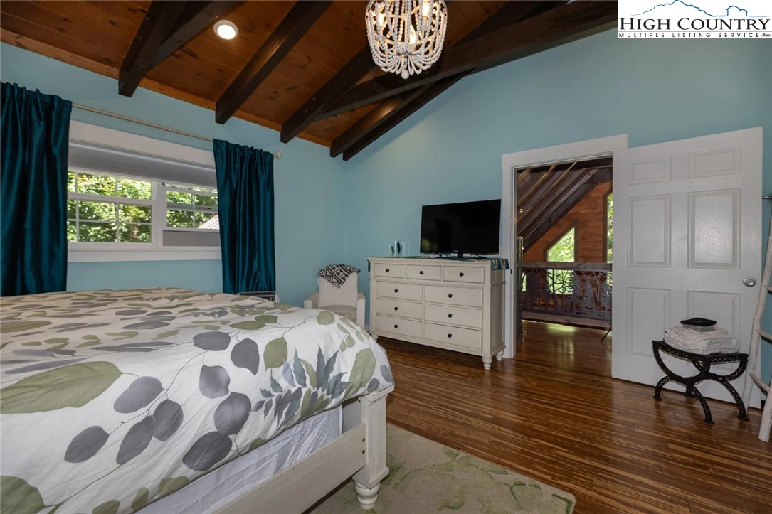 Image number 5 for the current listing