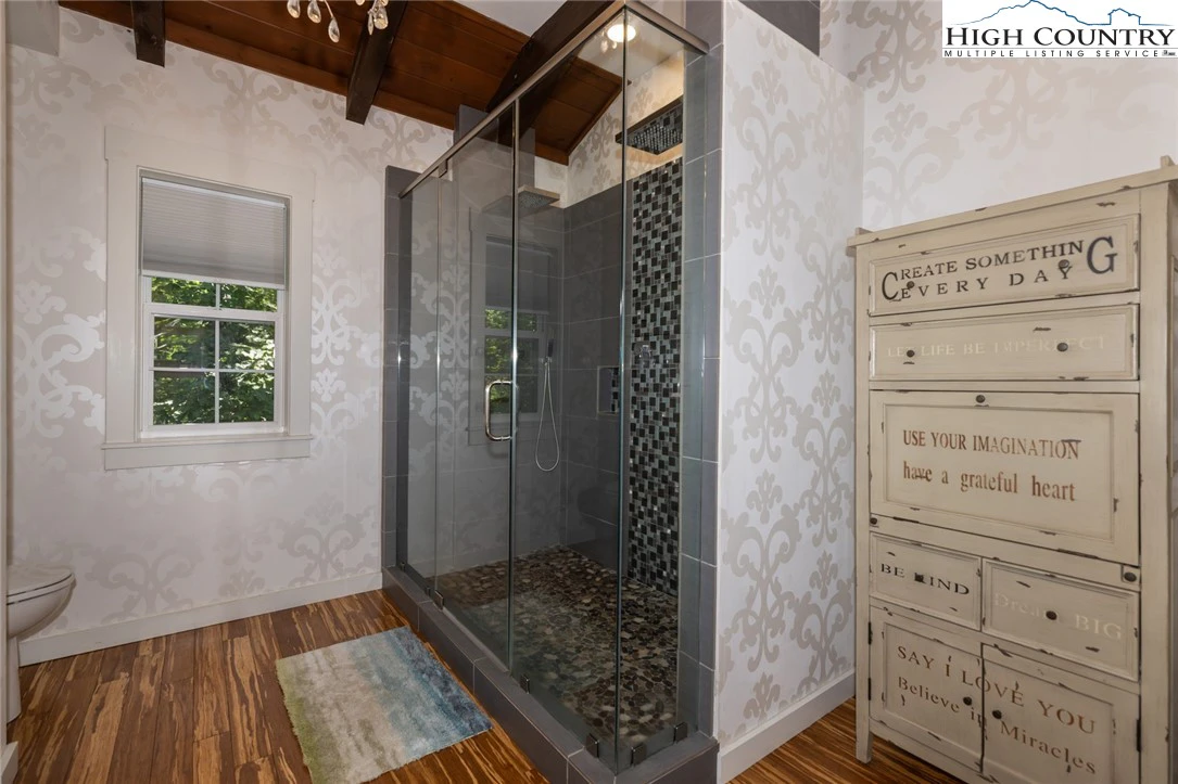 Image number 6 for the current listing