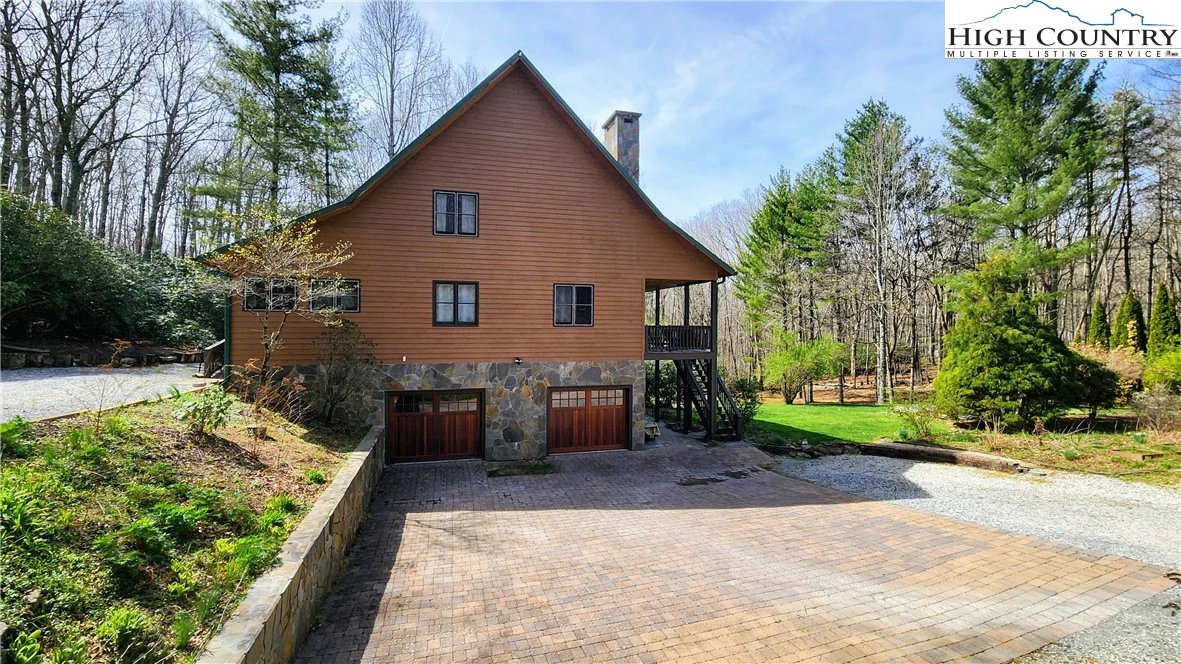 Image number 1 for the current listing