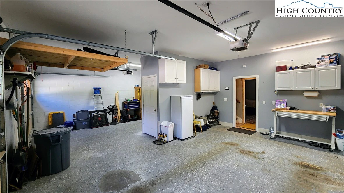 Image number 2 for the current listing