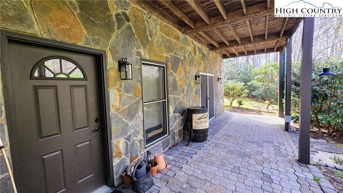 Image number 20 for the current listing