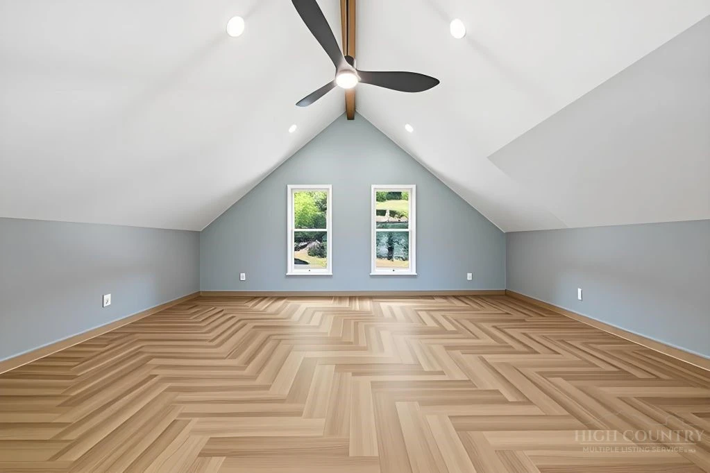 Image number 6 for the current listing