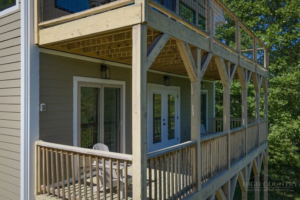 Image number 18 for the current listing