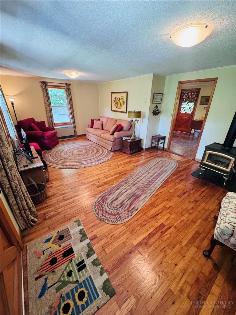 Image number 2 for the current listing