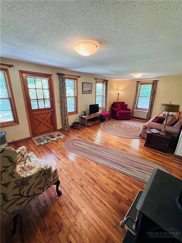 Image number 5 for the current listing