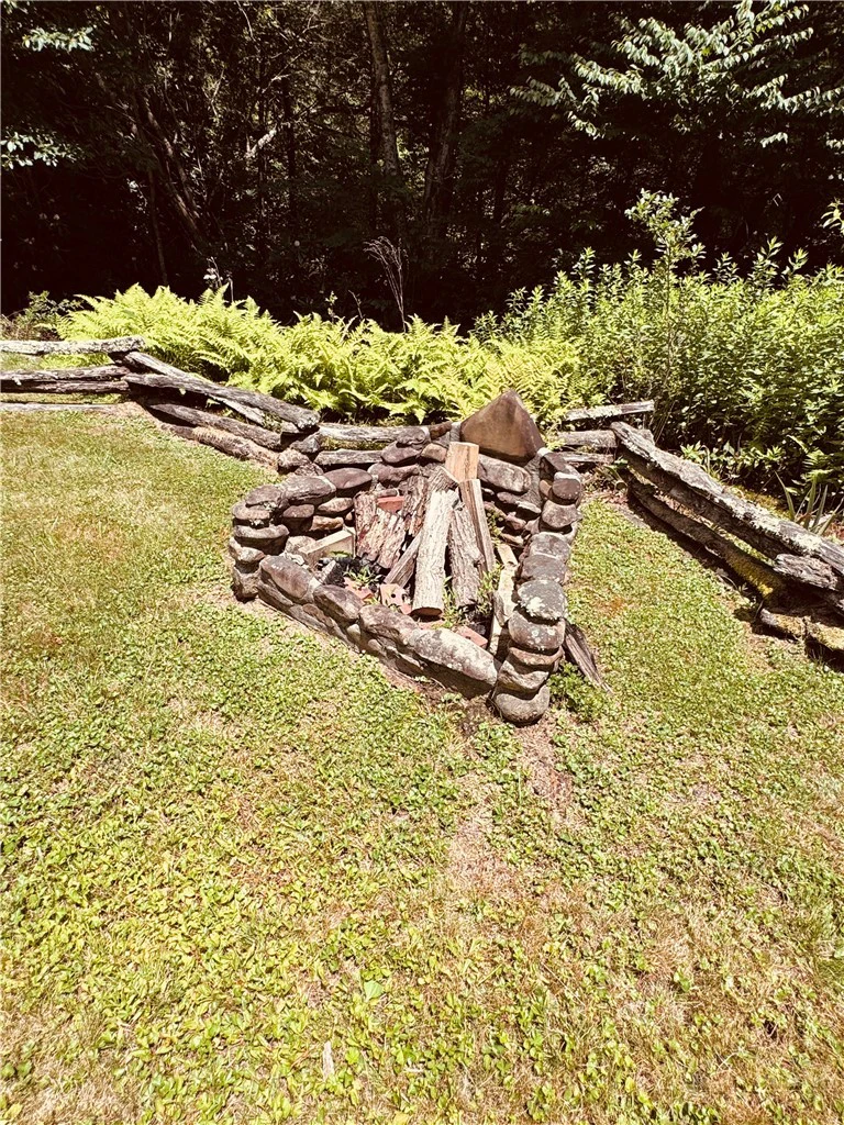 Image number 21 for the current listing