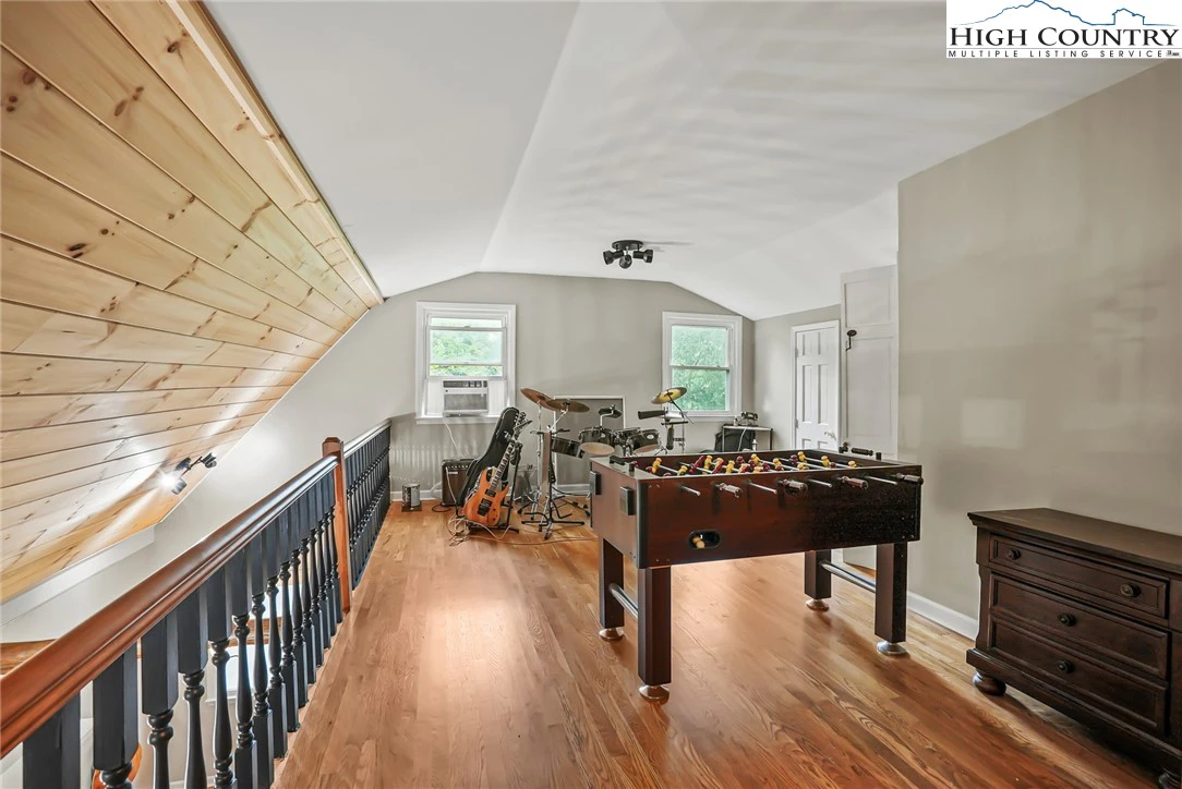 Image number 6 for the current listing