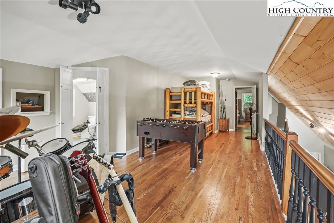 Image number 7 for the current listing