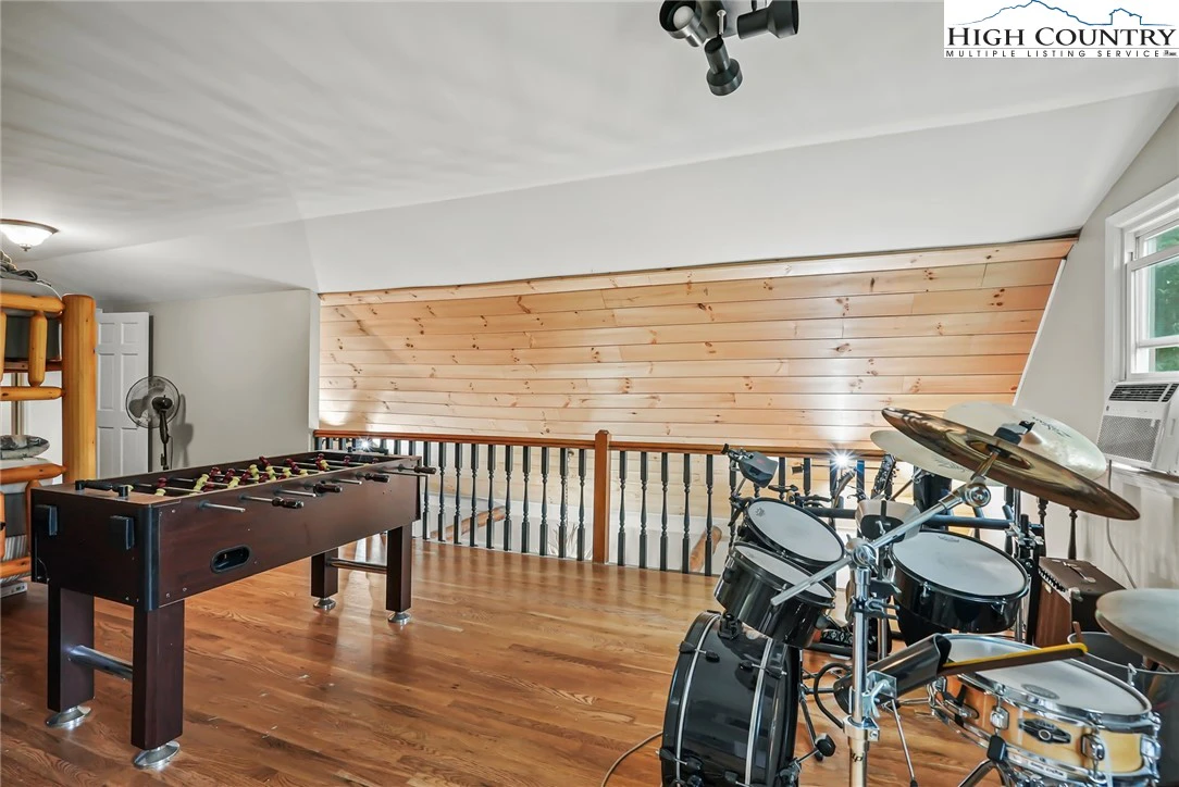 Image number 8 for the current listing