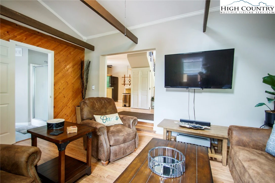 Image number 12 for the current listing