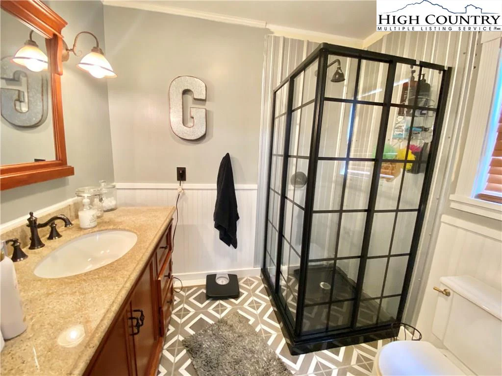 Image number 6 for the current listing