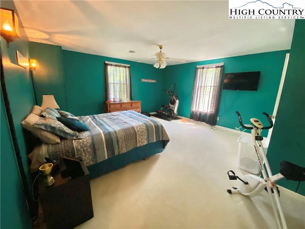 Image number 8 for the current listing