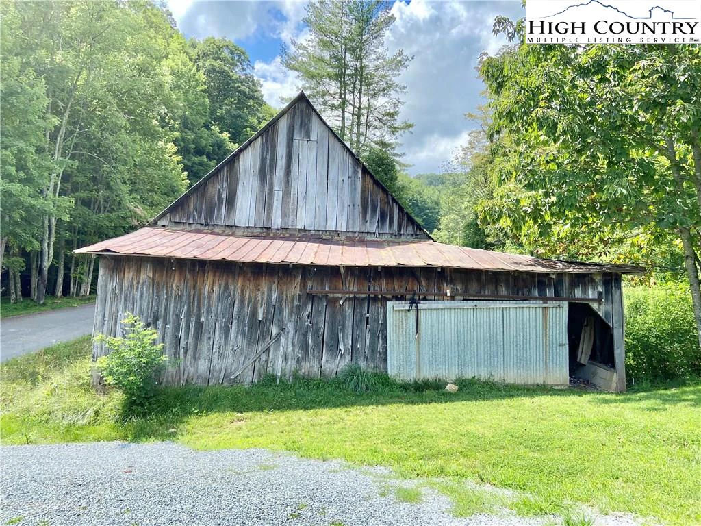 Image number 15 for the current listing