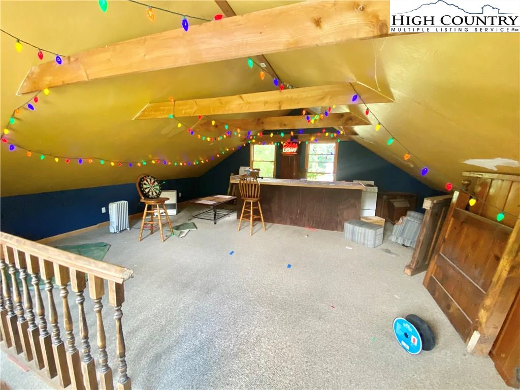 Image number 18 for the current listing