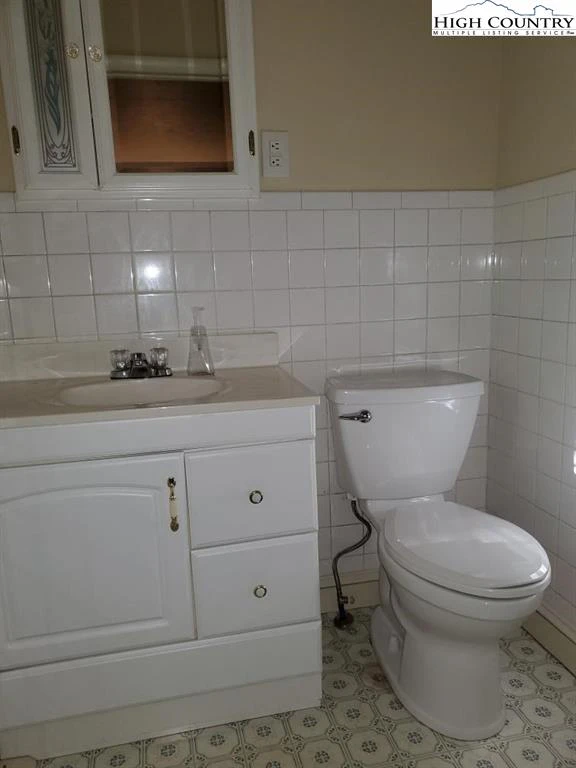 Image number 4 for the current listing