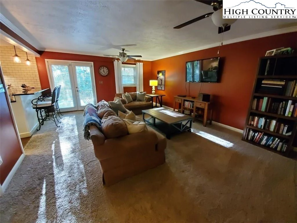 Image number 7 for the current listing