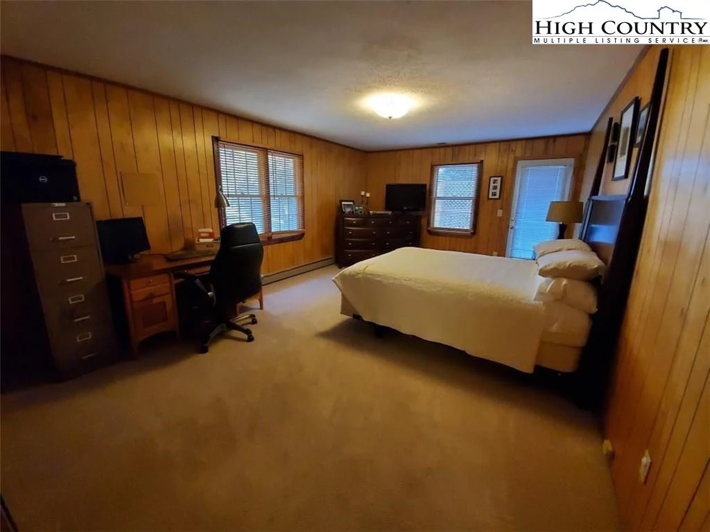 Image number 8 for the current listing