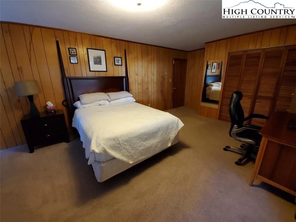Image number 9 for the current listing