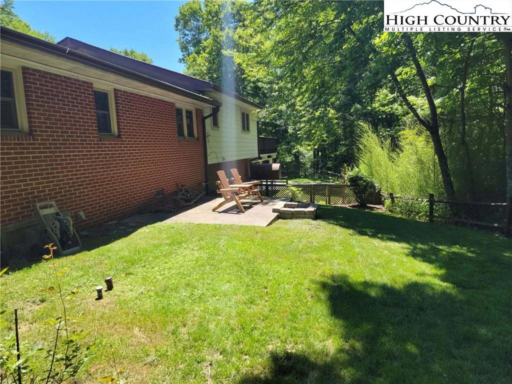 Image number 17 for the current listing